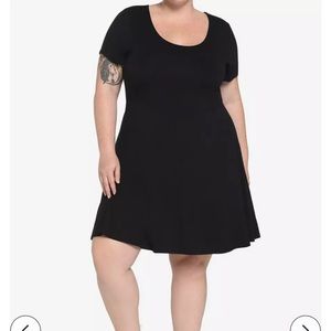 Her Universe Black Scoop Neck Skater Dress Size 2 NWT
